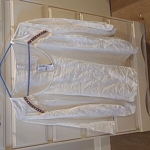 NWT Melissa McCarthy White Gauzy style top with decorative trim on shoulders